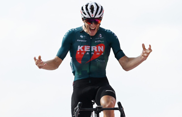 Pablo Castrillo signs for 3 seasons with the Movistar Team