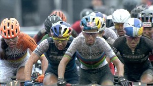 Evie Richards demonstrates her power and wins the first Nove Mesto Short Track