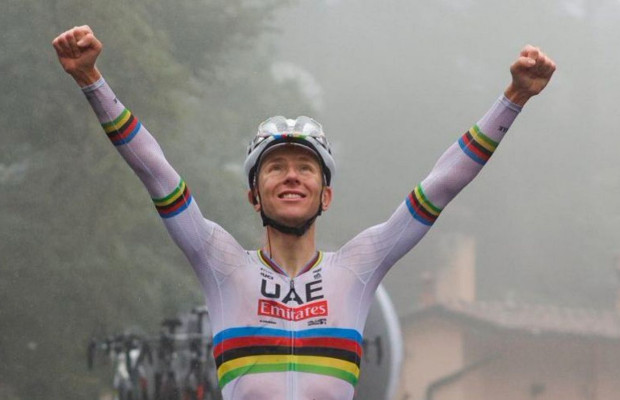El UAE blinda a Pogacar hasta 2030