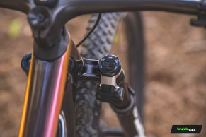 We thoroughly tested the RockShox SID Flight Attendant system: it is not essential, but it is difficult to give up on it once you try it