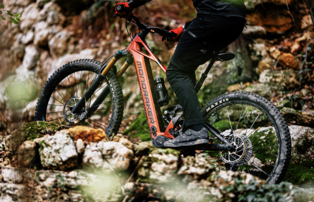 Renovação total para a Mondraker Crafty Carbon 2025: preços e modelos