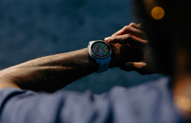 Novo COROS PACE Pro com tela AMOLED