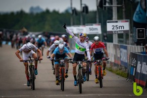 Avancini gana en un sprint numeroso el segundo Short Track de Nove Mesto