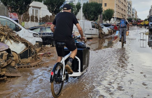 La Fondation Contador promeut une collecte de vélos pour les personnes touchées par la DANA de Valence