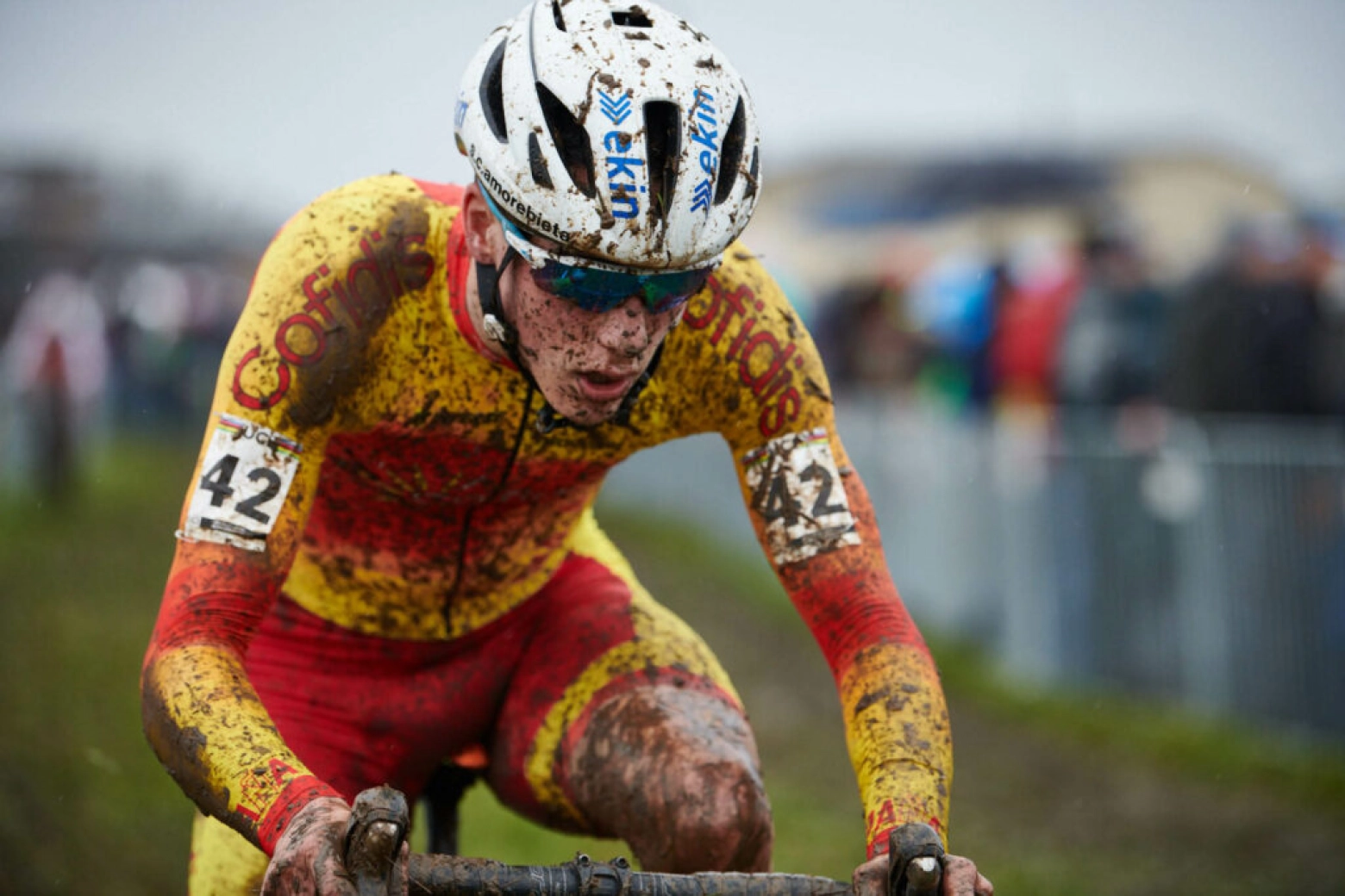 How to clean your helmet