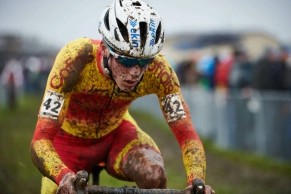How to clean your helmet