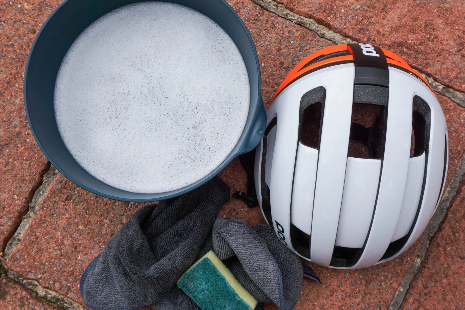 How to clean your helmet
