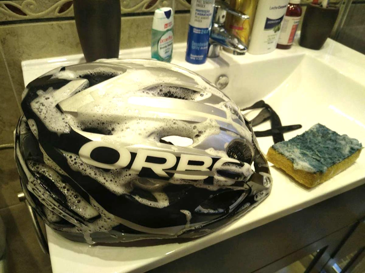 How to clean your helmet