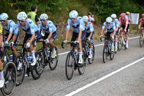 The new UCI rules will change the jerseys of the peloton