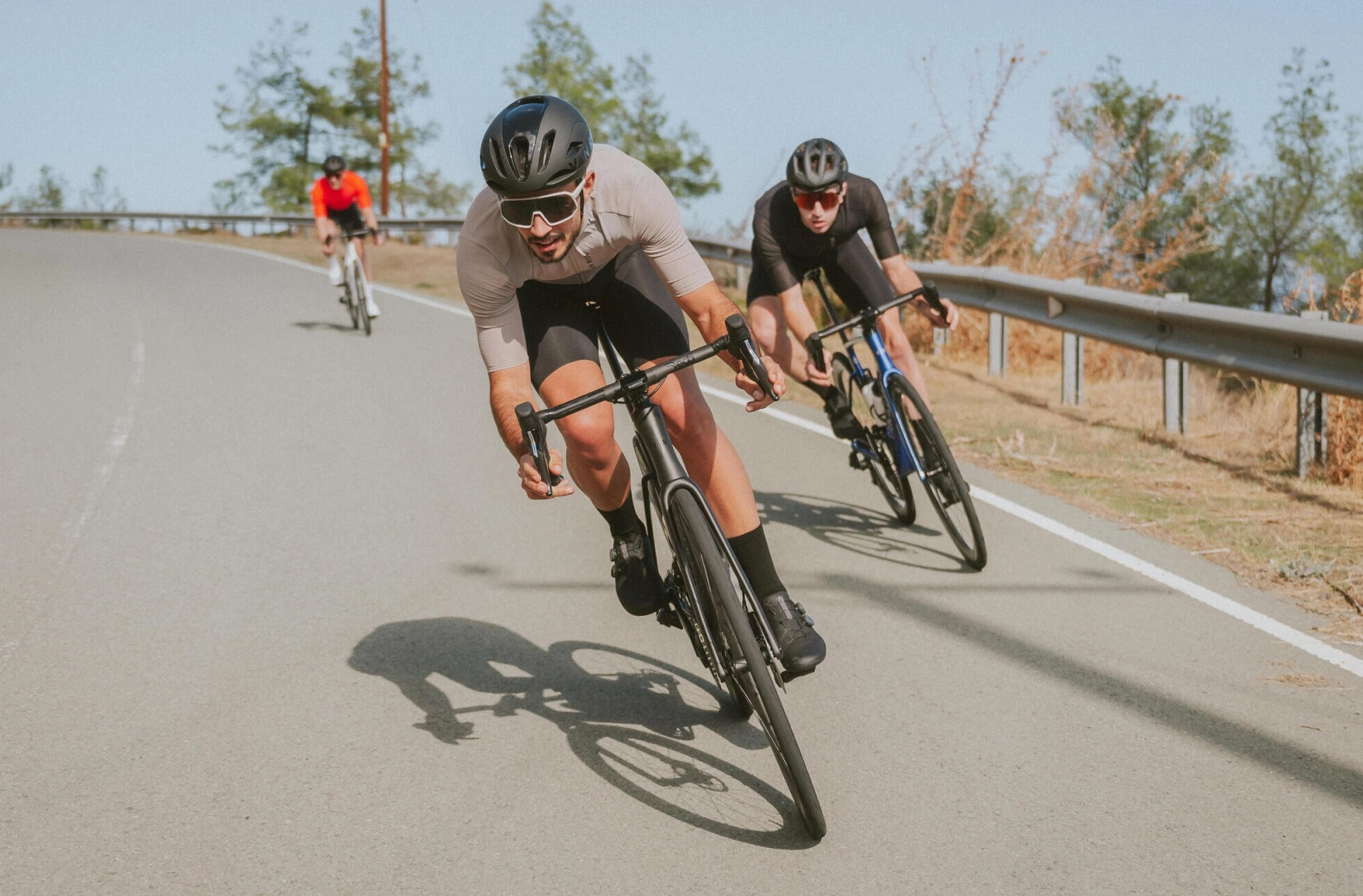 Os óculos fotocromáticos Van Rysel Roadr 900 Perf são perfeitos para esta época do ano e agora estão com desconto