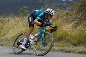 Giant raffles Pablo Castrillo's bike to help its stores affected by the DANA