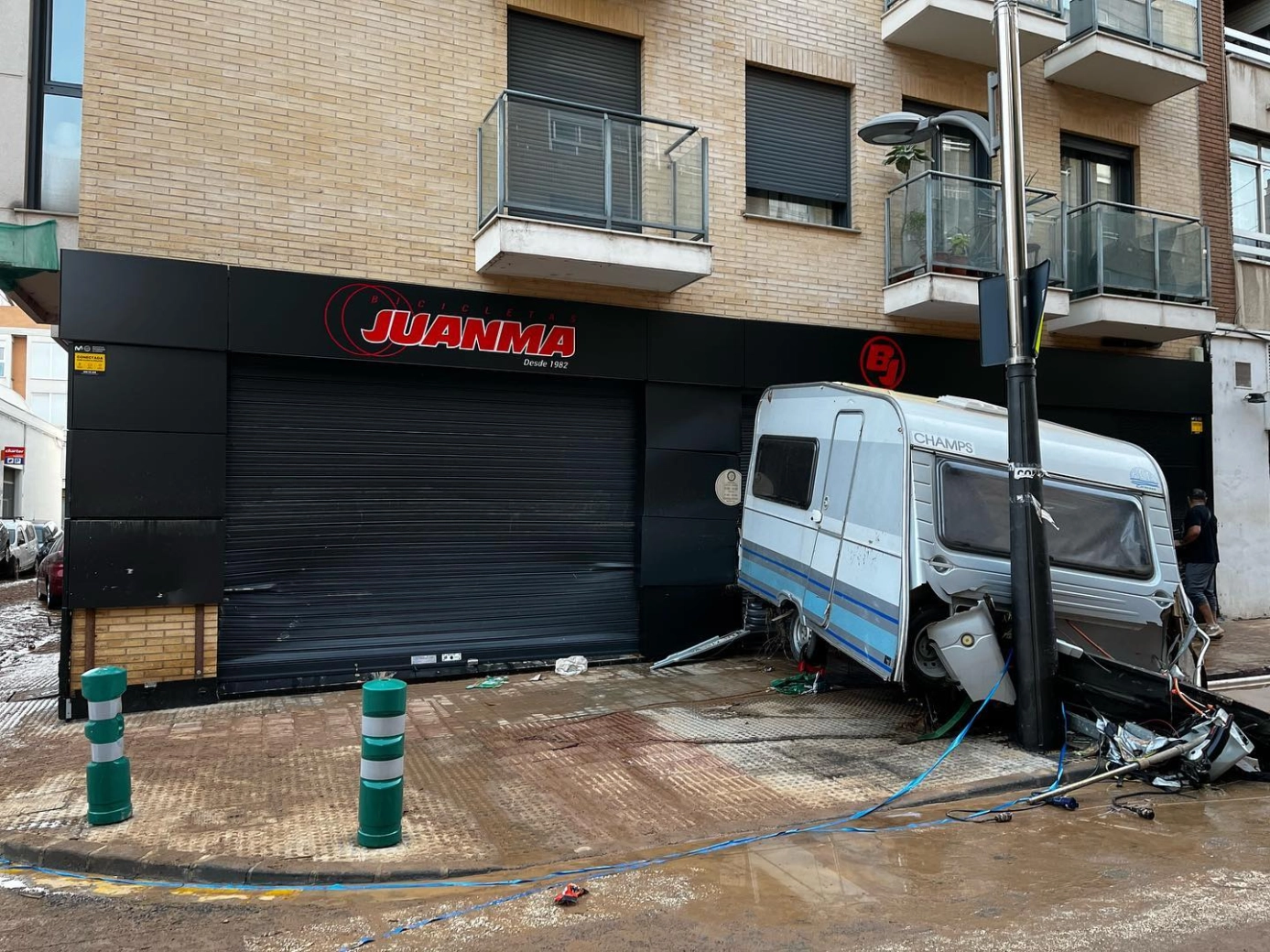 Giant organise un tirage au sort pour gagner le vélo de Pablo Castrillo afin d'aider ses magasins affectés par la DANA.