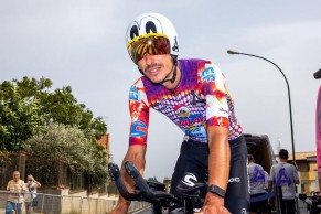 rapha-palace-maillot-giro/