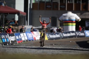 Mona Mitterwallner and Lennart-Jan Krayer become XCO Junior World Champions 2020