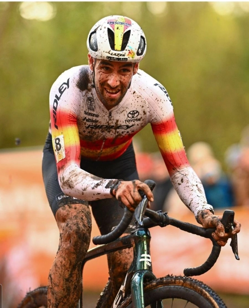 Felipe Orts gets on the podium again and heads towards the first CX World Cup