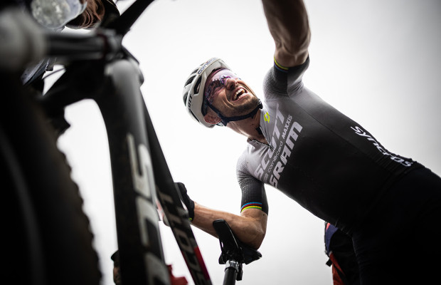 Nino Schurter passe en revue sa saison lors d'une interview incontournable : "Il est beaucoup plus difficile de concourir entre la 10e et la 20e place que parmi les 3 premiers"