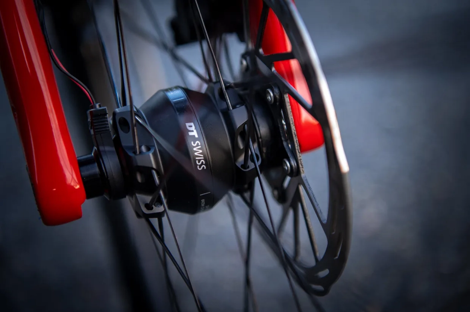 DT Swiss launches its first wheel with dynamo