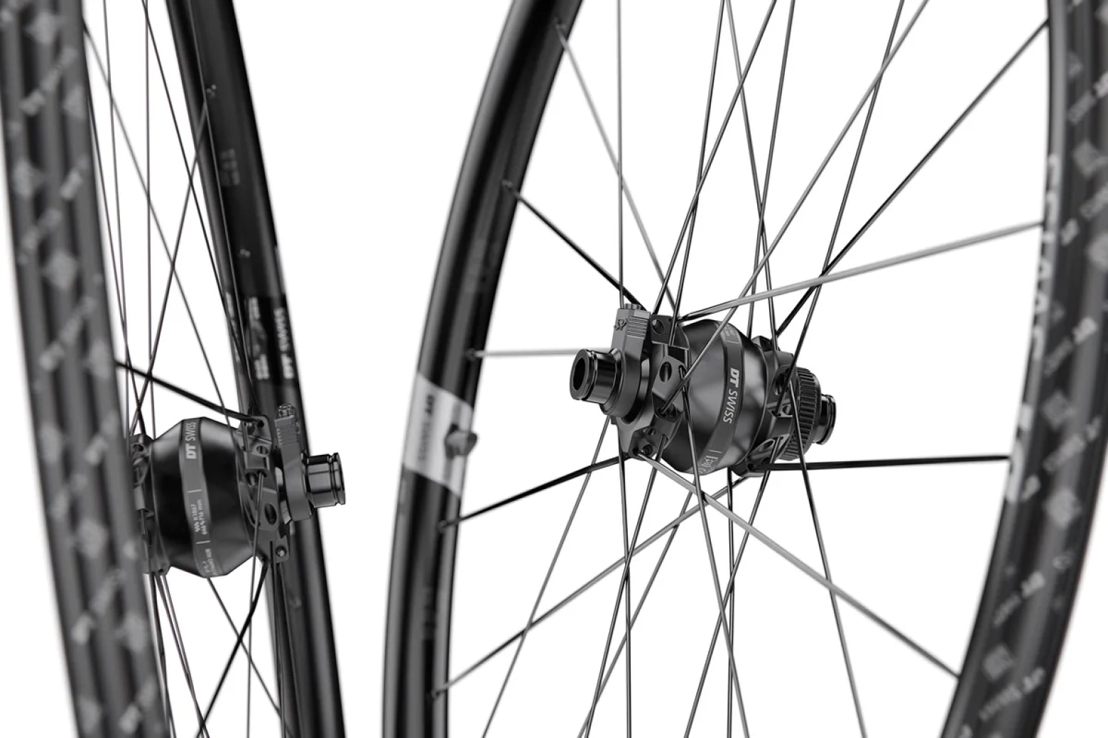 DT Swiss launches its first wheel with dynamo