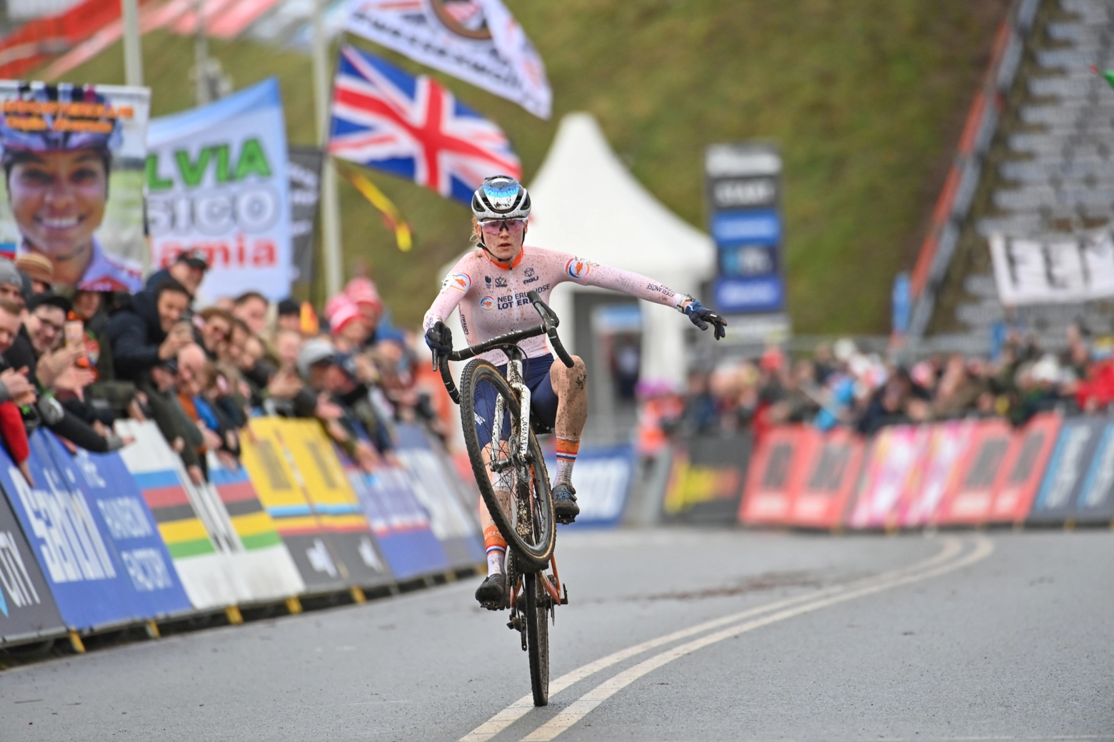 Puck Pieterse presents her cyclocross calendar: 13 races and the World Championship as the grand finale