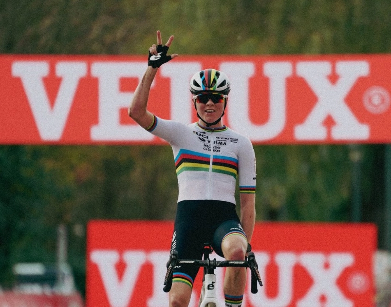 Iserbyt and Van Empel win the CX World Cup in Antwerp