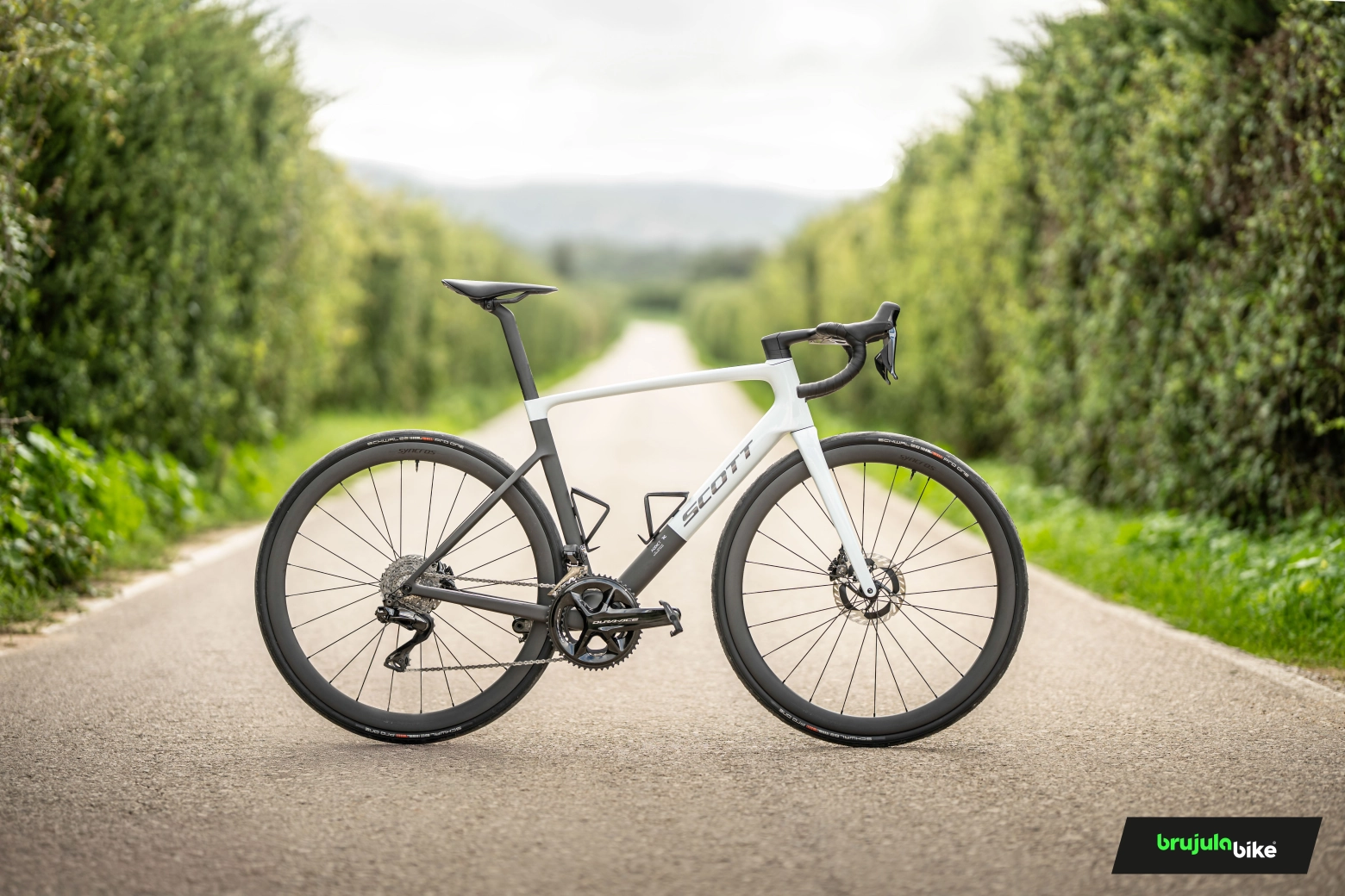 Testamos a nova Scott Addict RC Pro 2025, uma bicicleta com poucos rivais