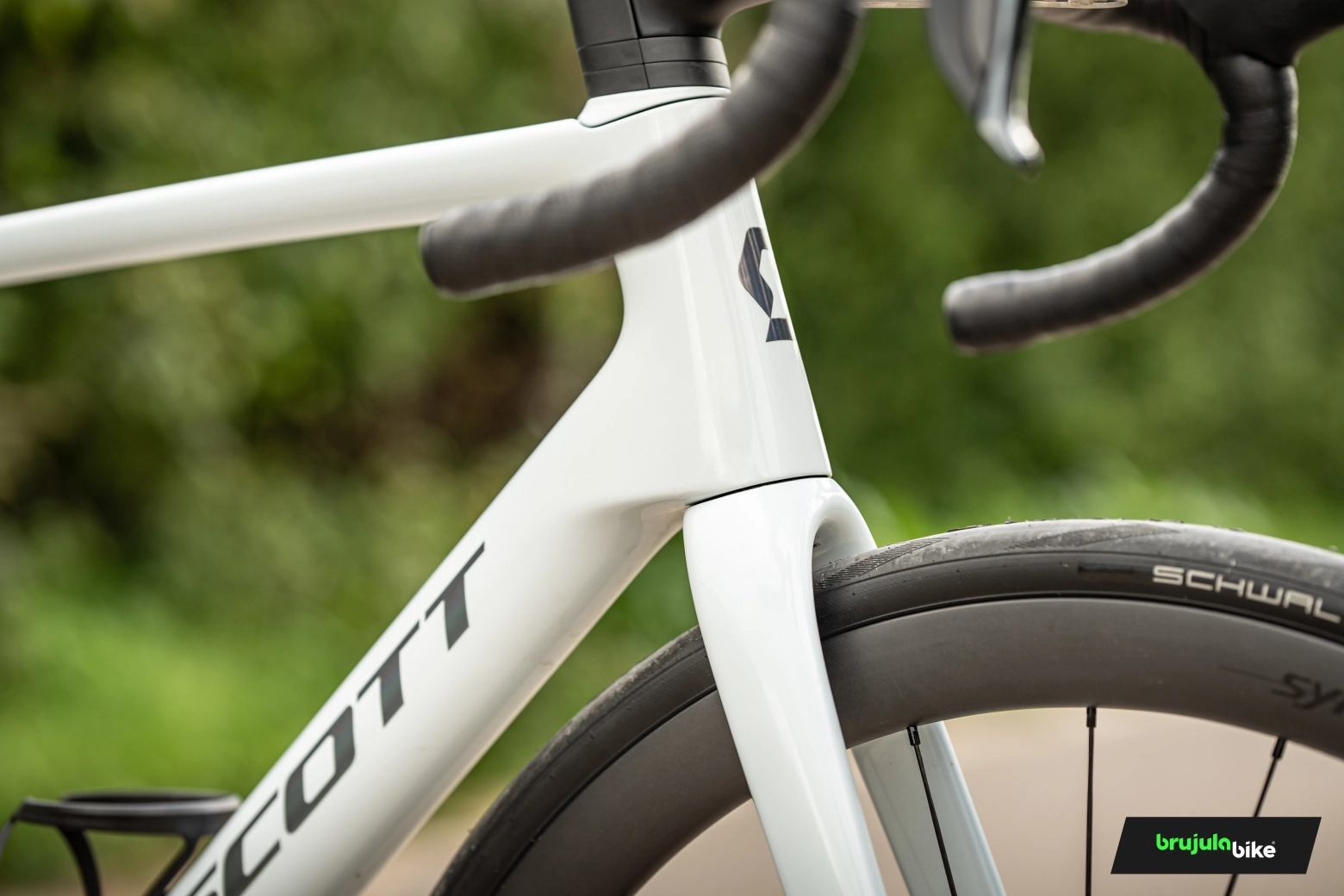 Testamos a nova Scott Addict RC Pro 2025, uma bicicleta com poucos rivais