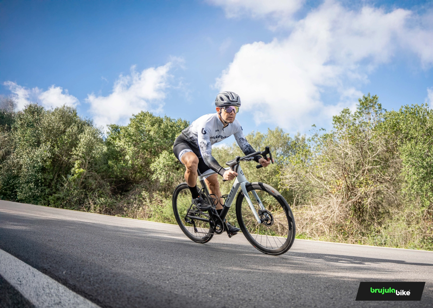 Testamos a nova Scott Addict RC Pro 2025, uma bicicleta com poucos rivais