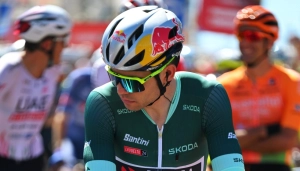 La rodilla de Van Aert sigue retrasando su regreso al ciclocross