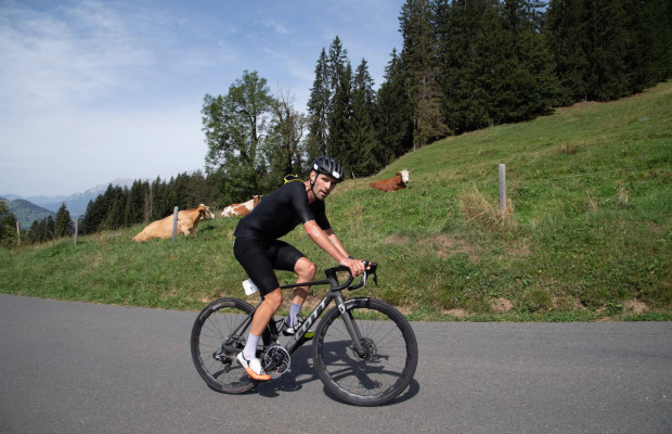 Jack Burke continua chamando a atenção das equipes profissionais através do Strava, agora ele tirou o KOM do Alpe d'Huez de Sepp Kuss