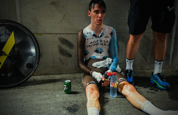 How many days should a cyclist rest per week?