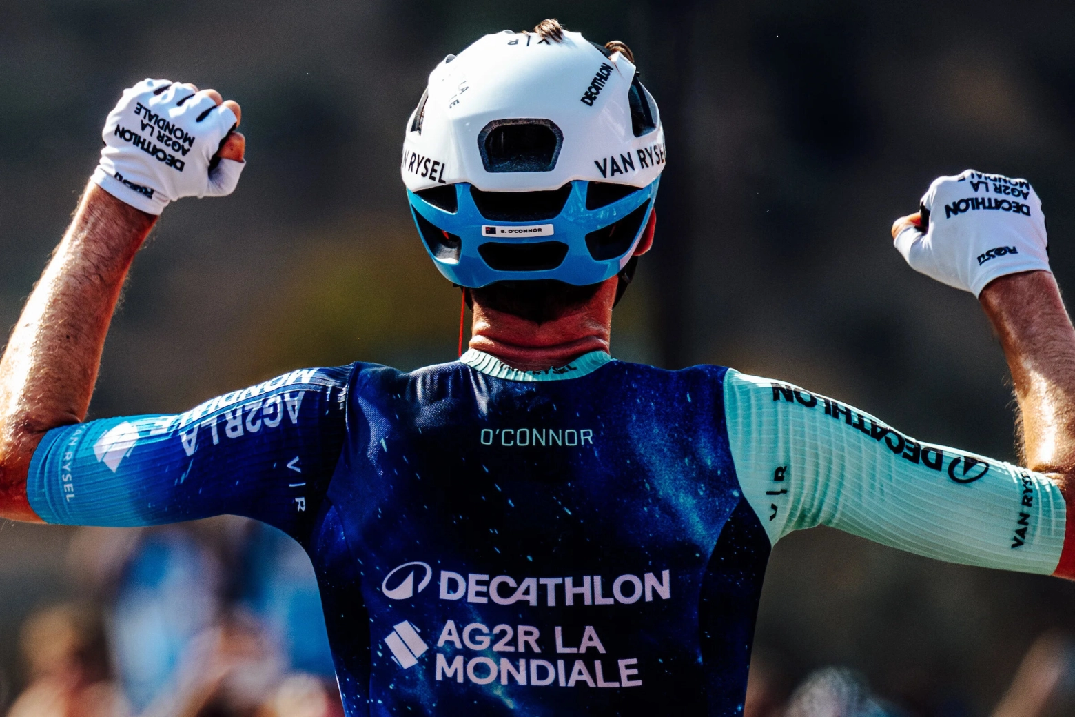 Un demi-million pour les hommes et 85 000 pour les femmes, les salaires moyens et les budgets du WorldTour étant filtrés