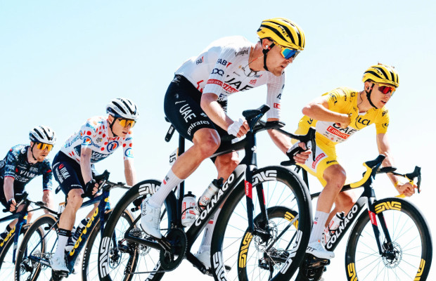 Meio milhão para os homens e 85 mil para as mulheres, filtrados os salários médios e orçamentos do WorldTour