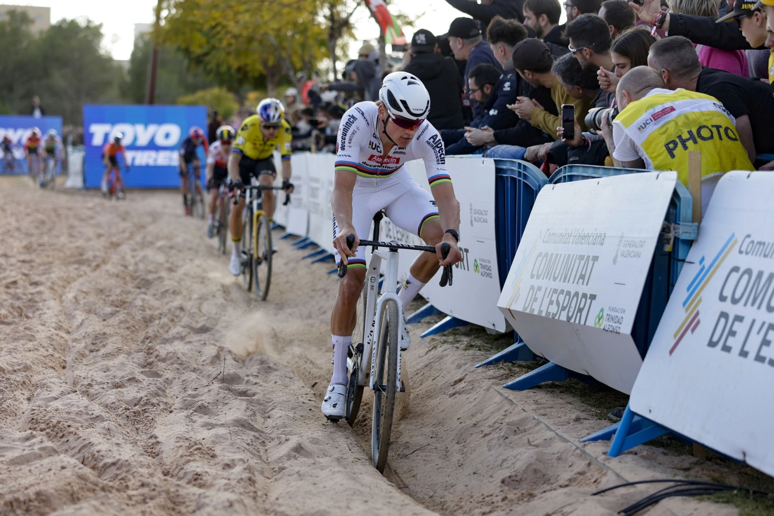 4 opportunities to see Van der Poel vs Van Aert this CX season