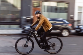 Las nuevas normas que la DGT prepara para 2025 y que afectan a los ciclistas