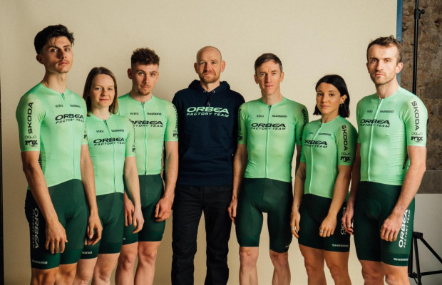 Qu'est-ce que prépare l'équipe Orbea Factory Team? Il vient de dire au revoir à presque tous ses cyclistes