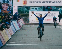 Absolute domination of Van der Poel in the Zonhoven CX World Cup: in just 2 minutes he has sealed the race