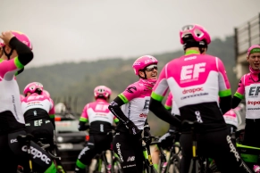 The economic gap divides the peloton