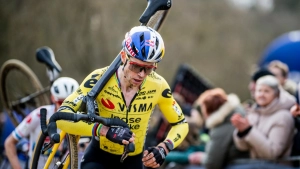 Now comes the eagerly awaited first Van der Poel vs Van Aert of the season at the Exact Cross in Loenhout