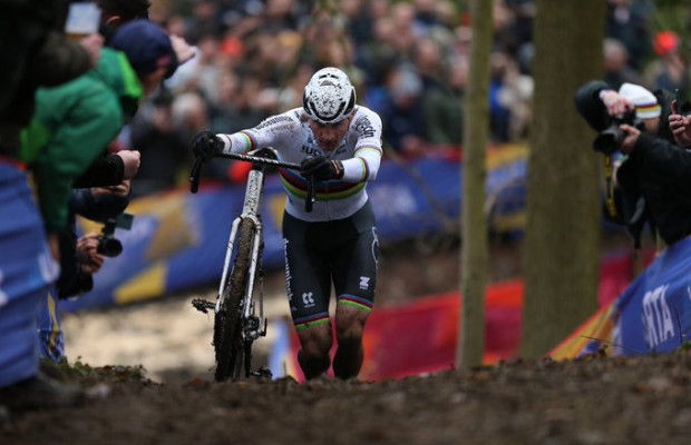 Van der Poel buscará sua quinta vitória no retorno da Copa do Mundo a Besançon