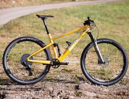 Sarrou estrena maillot y MTB en el Europeo