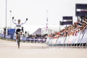 Dramatic finals, epic comebacks, records, and retirements: we review the best moments of the XCO World Cup 2024