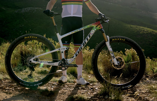 El Campeón del Mundo XCO seguirá compitiendo con un bicicleta libre de electrónica, por ahora