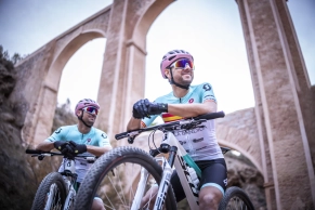 Enrique Morcillo signs with the new SCOTT Cala Bandida