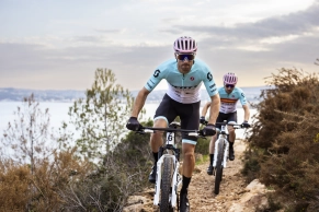 Enrique Morcillo signs with the new SCOTT Cala Bandida