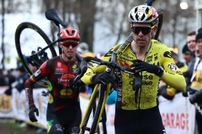 Wout van Aert takes his first victory of the season in Gullegem