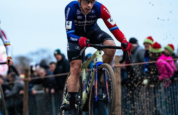 This is how Van der Haar dislocated his shoulder in the middle of the race