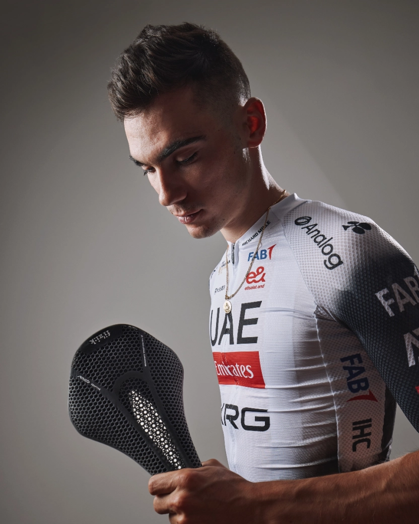 Pogacar cambiará de sillín para 2025