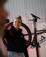 Loana Lecomte signs with the BMC team