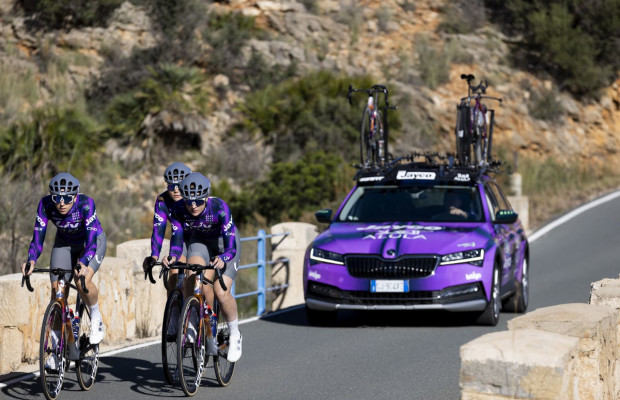 Combien de matériel consomme une équipe World Tour ? 200 vélos, 800 maillots ou 60 000 bidons en seulement un an