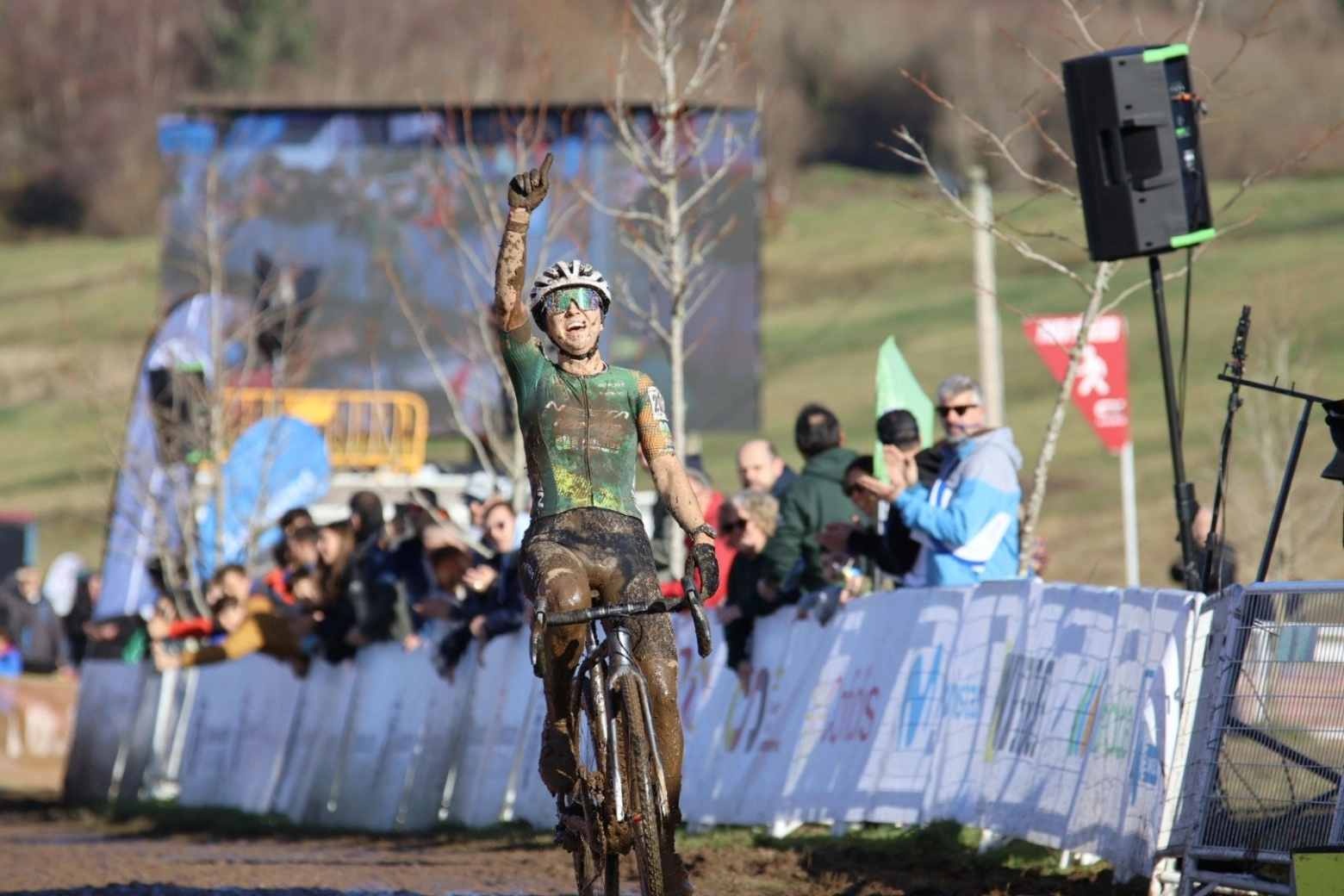 Felipe Orts hace historia y Sofía Rodríguez se consagra en el Campeonato de España CX 2025